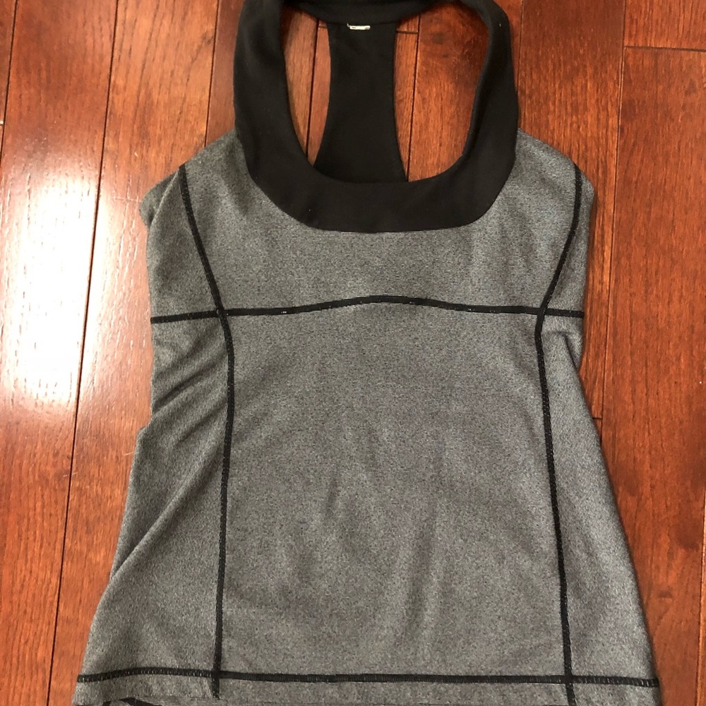 Lululemon size 6 halter tank